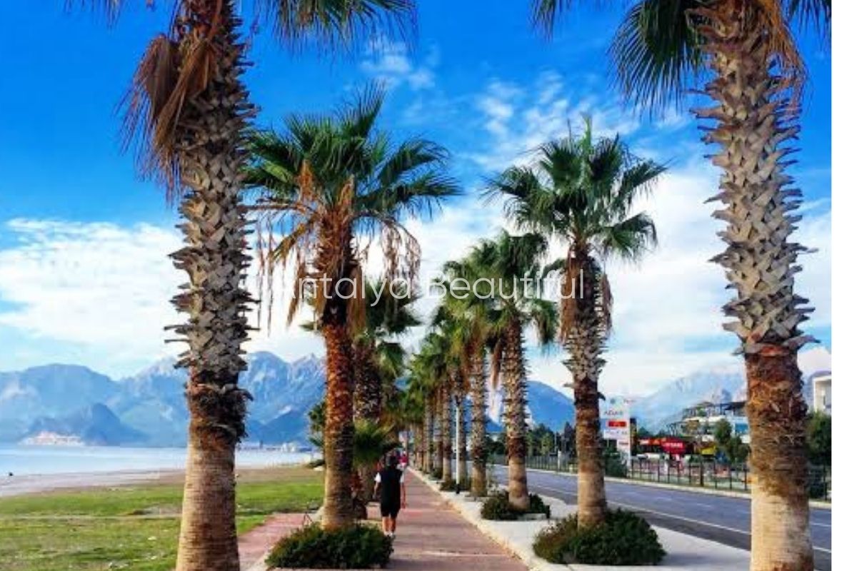 Antalya-konyaalti-sahili