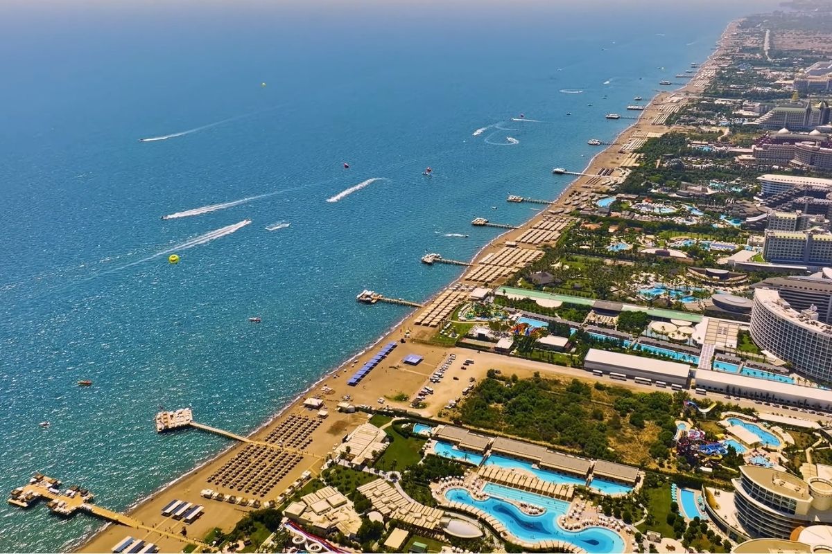 Antalya-konyaalti-sahili-2